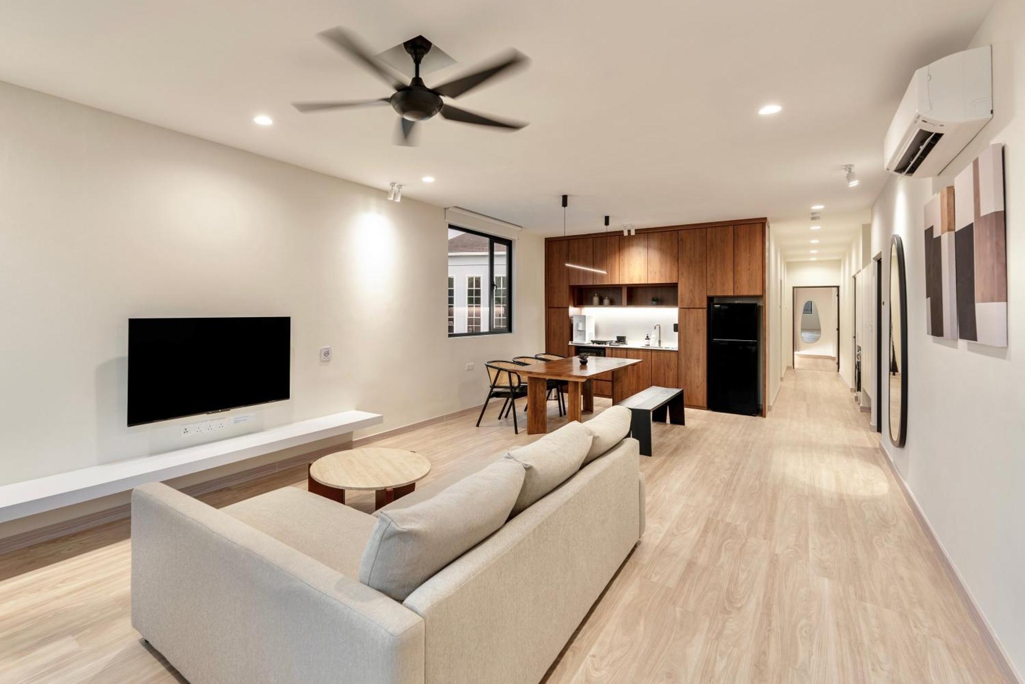 Codrington House - Boutique Apartments George Town Exteriör bild