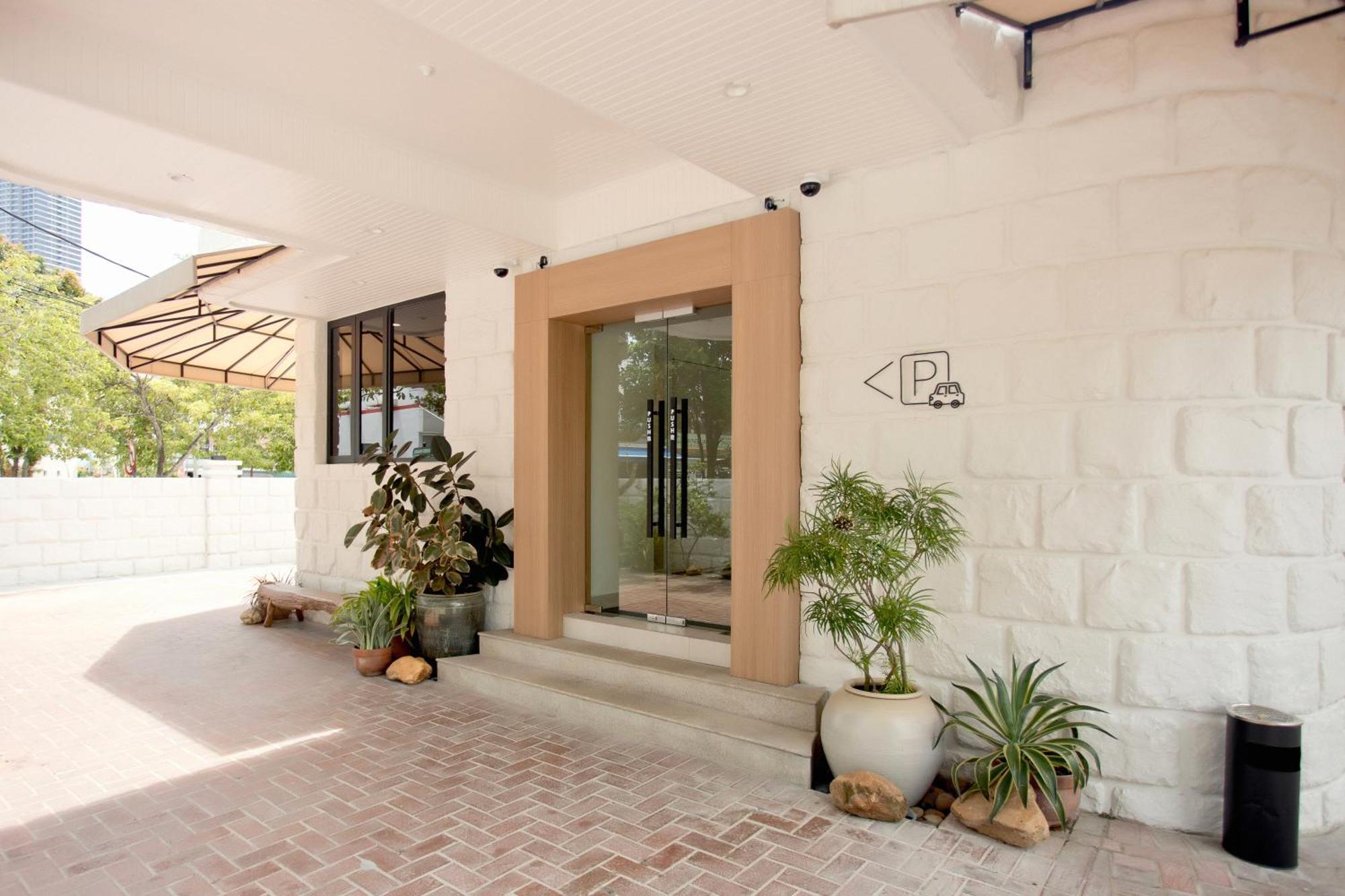 Codrington House - Boutique Apartments George Town Exteriör bild