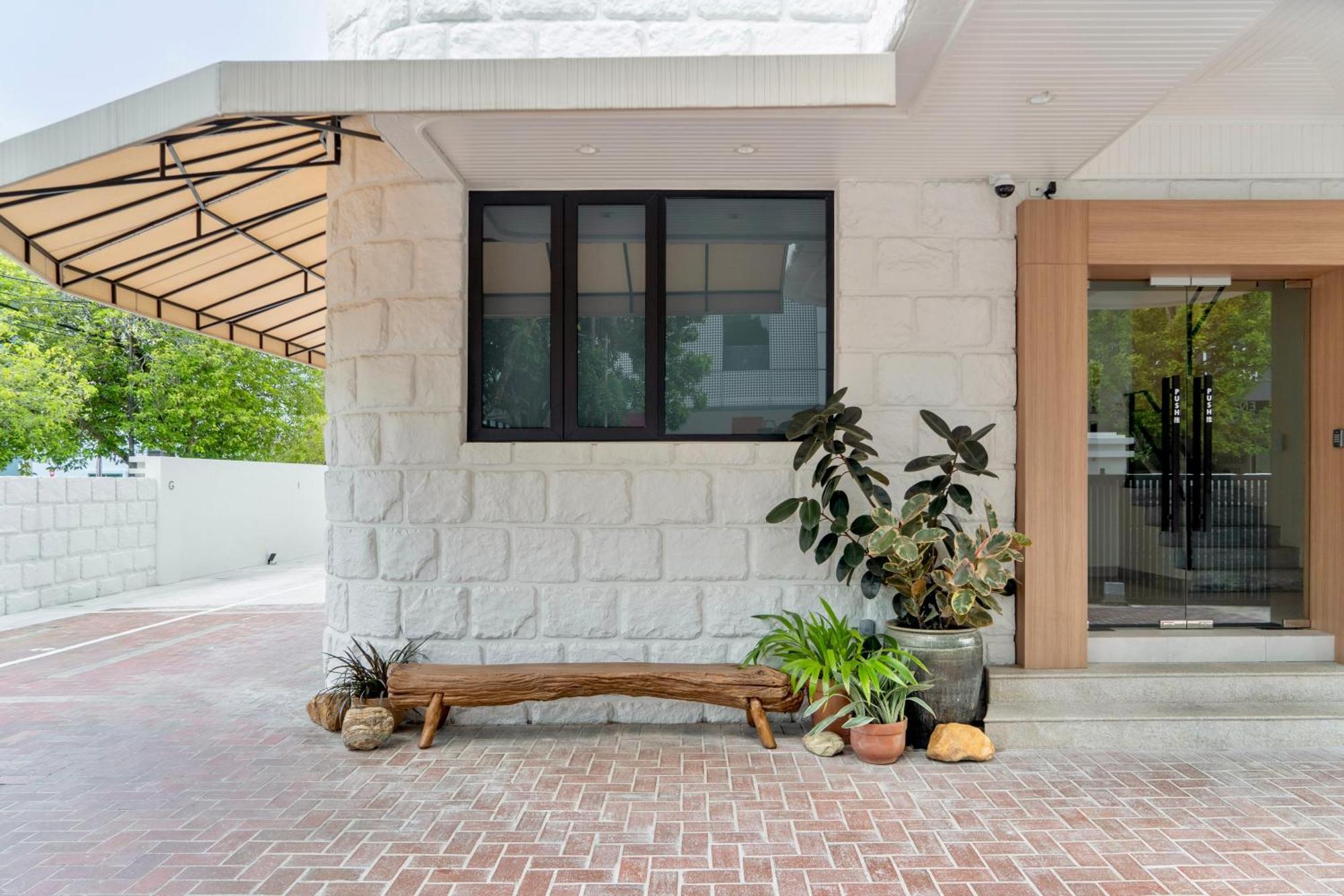 Codrington House - Boutique Apartments George Town Exteriör bild