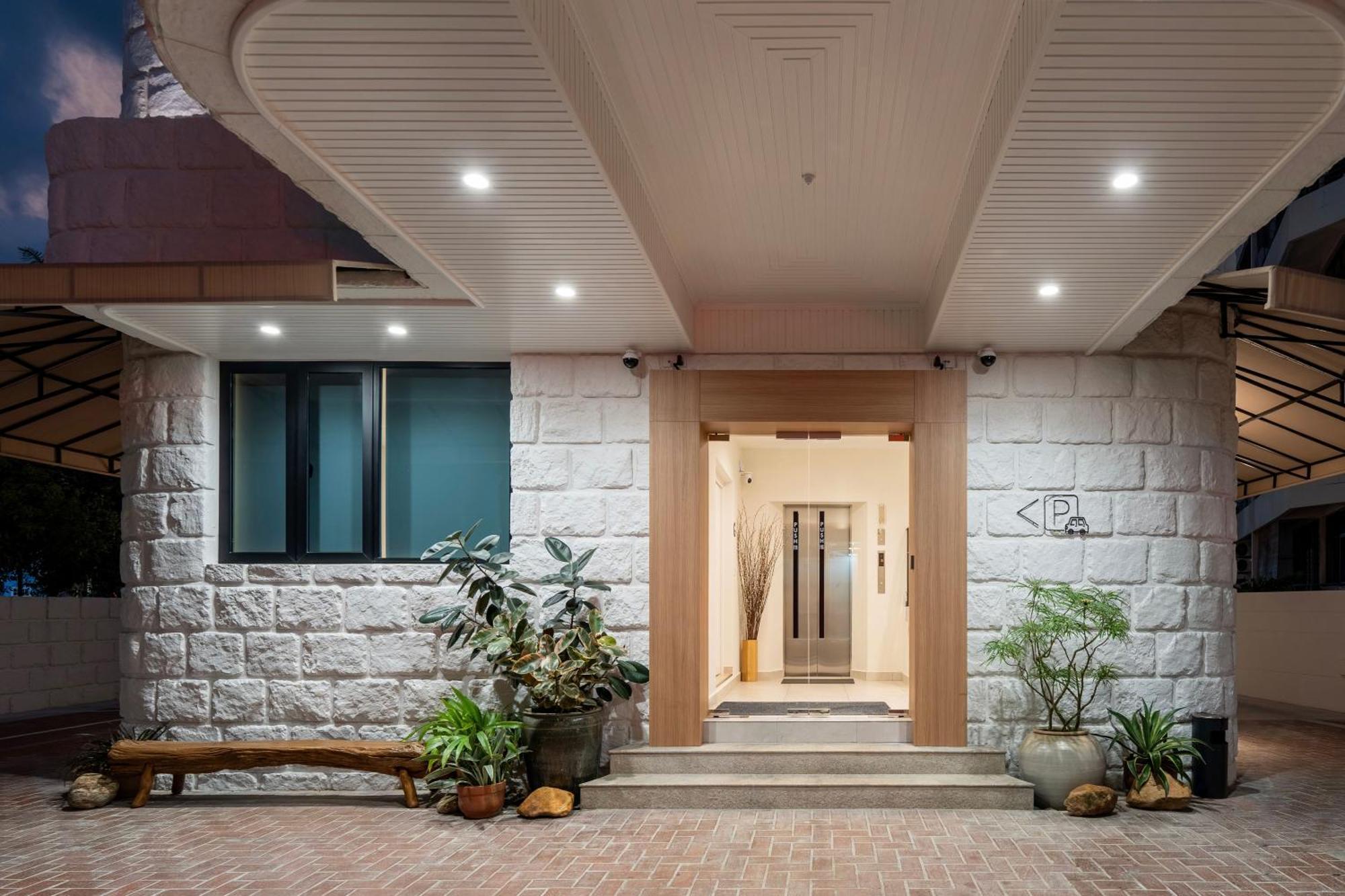 Codrington House - Boutique Apartments George Town Exteriör bild